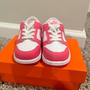 Nike Kids Sneakers in Pink and White